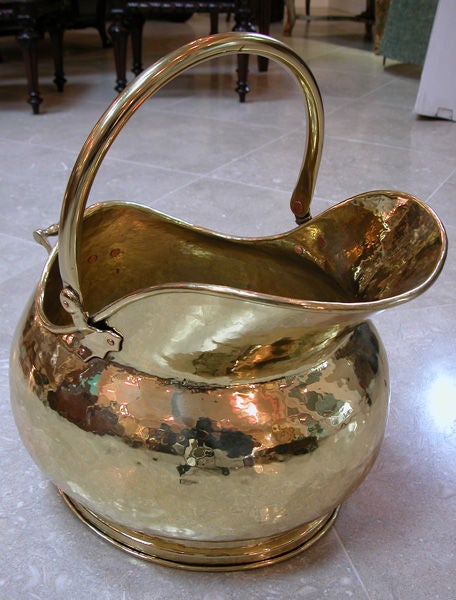 A Handsome English Edwardian Hand-Hammered Brass Bucket