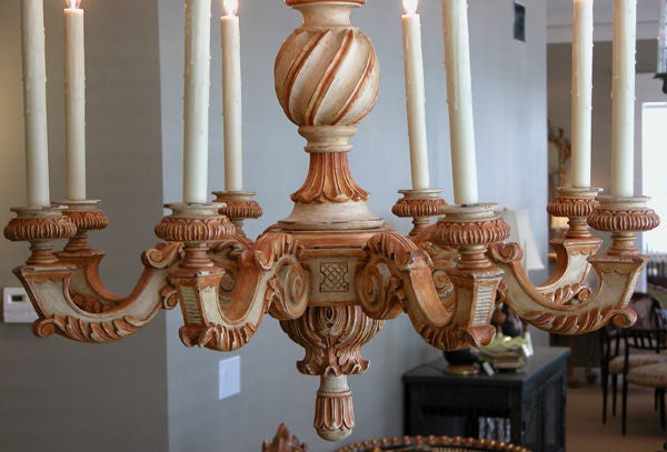 French Baroque Style Ivory Painted Wooden Eight-Arm Chandelier In Excellent Condition In San Francisco, CA