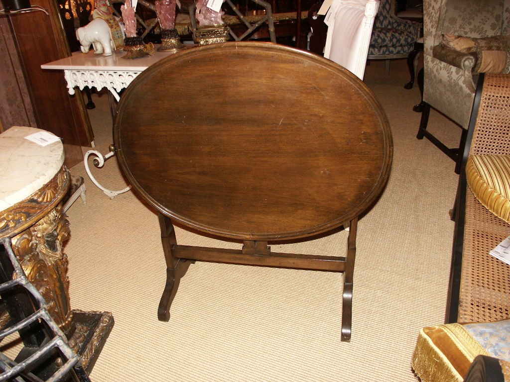English Style Oval End Table