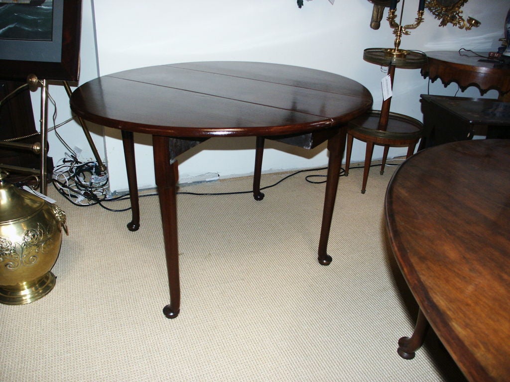 Queen Anne Drop Leaf Table In Mahogany