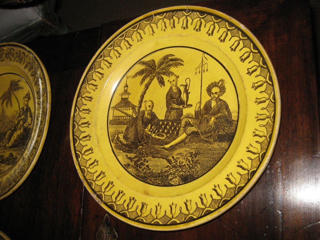19th Century Set of Six Yellow Ware Creil Plates With Chinoiserie Decorations For Sale
