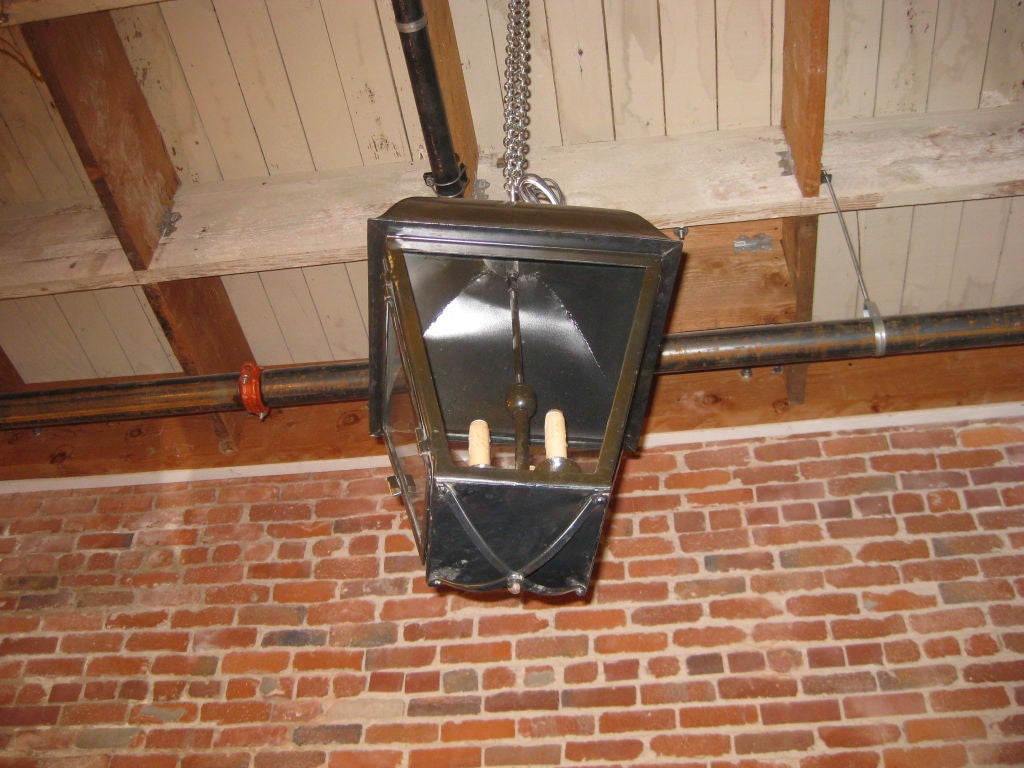 Large Black Tole Lantern