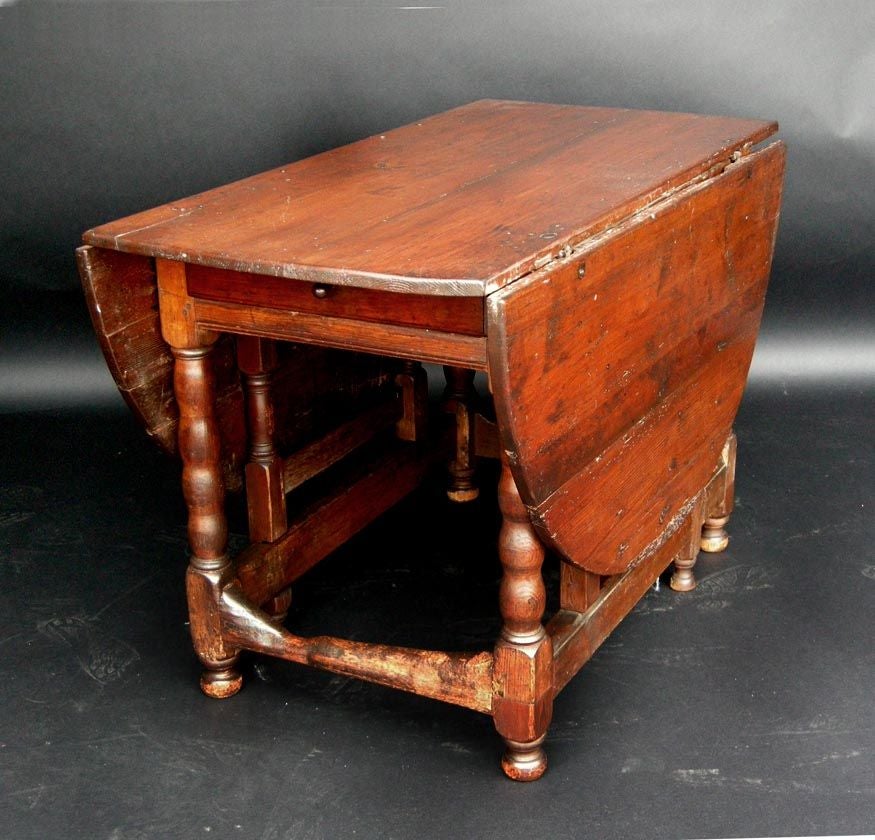 American 18th c. Gateleg Table