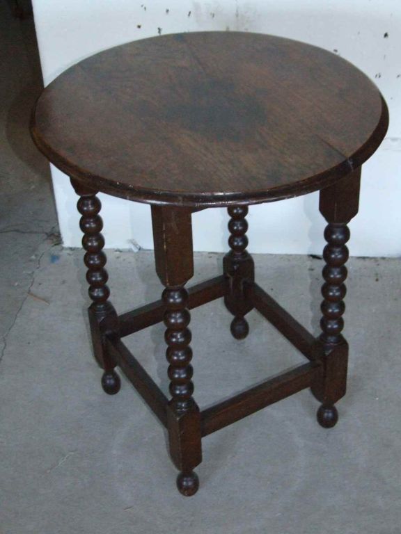 Oak An Early 20th c. English Pub Table with Bobbin Supports