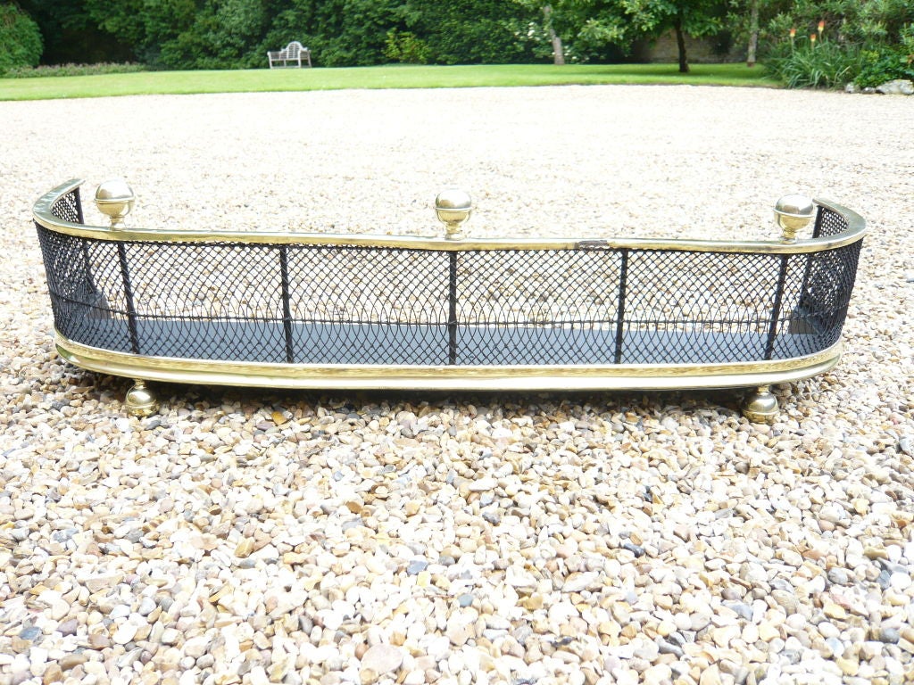 19th Century English Brass and Iron Fire Fender with Ball Finials In Excellent Condition In Greenwich, CT