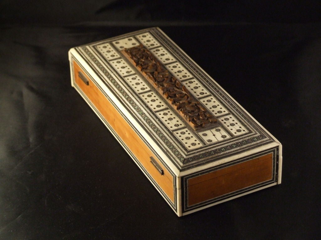 An Anglo-Indian Cribbage Box In Good Condition In Greenwich, CT