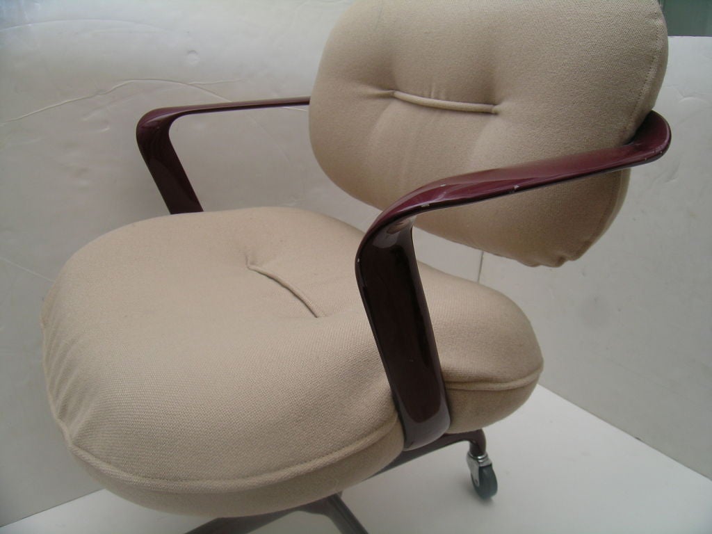 Desk Chairs - Morrison & Hannah - Knoll 1