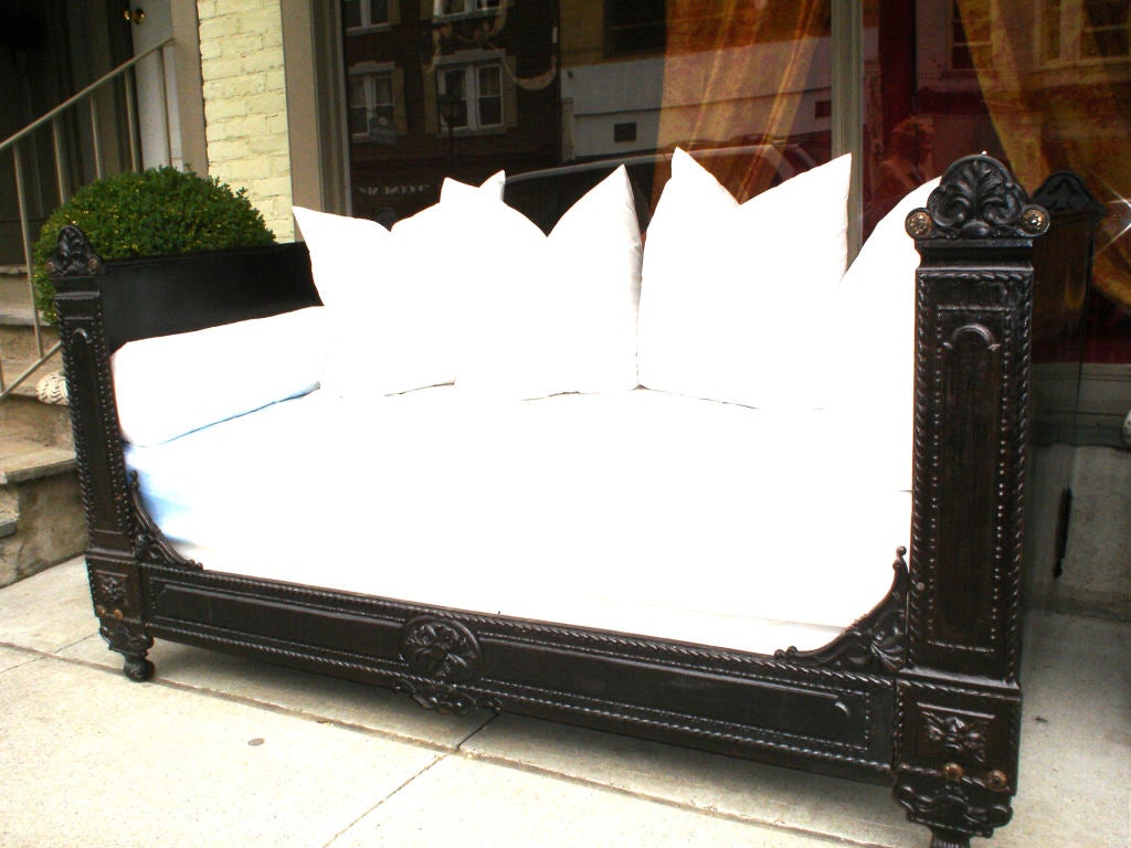 Iron 18TH CENTURY FRENCH CAST IRON ALCOVE/DAY BED
