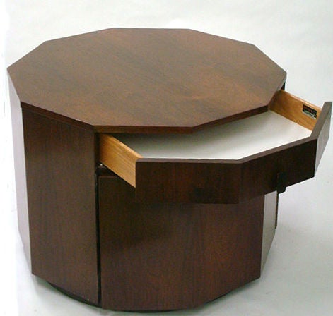 American Rosewood Decagon Lamp Table by Harvey Probber In Excellent Condition For Sale In New York, NY