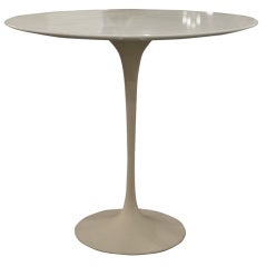 Vintage Oval Pedestal Side Table by Eero Saarinen