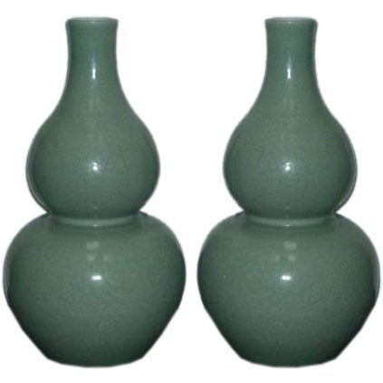 A Pair Of Fine Gourd Shape Celedon Green Porcelain Vases