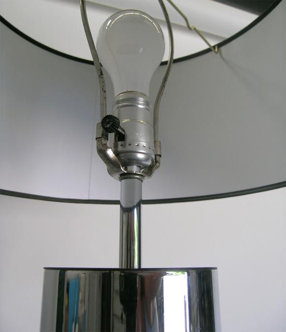  Chrom-Zylinder-Lampe 1980er Jahre A Trend zurück. (amerikanisch) im Angebot