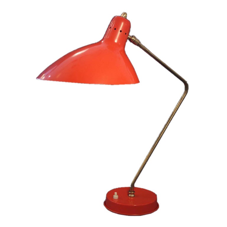 A Dynamic Adjustable Desk Lamp by Disderot