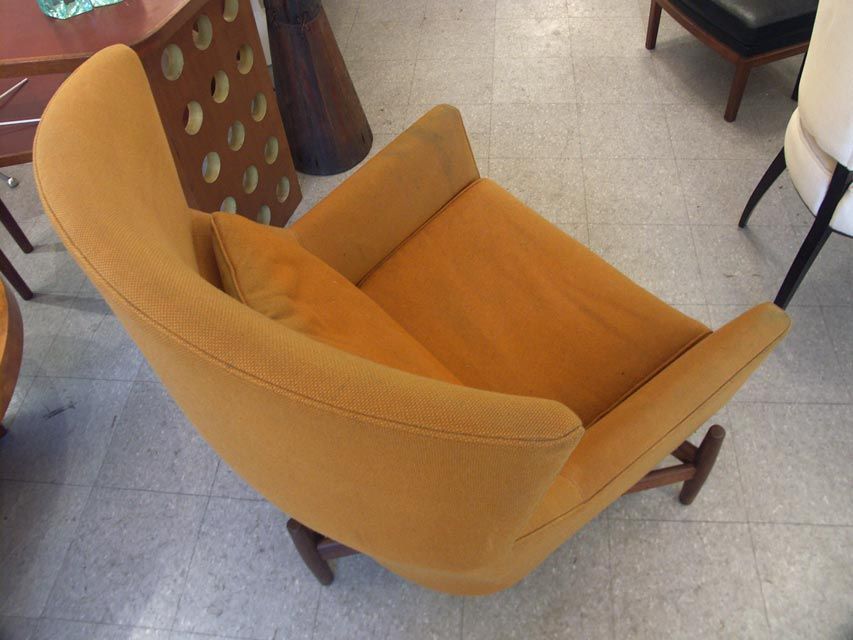 20th Century Luxurious Lounge Chair and Ottoman by Jens Risom