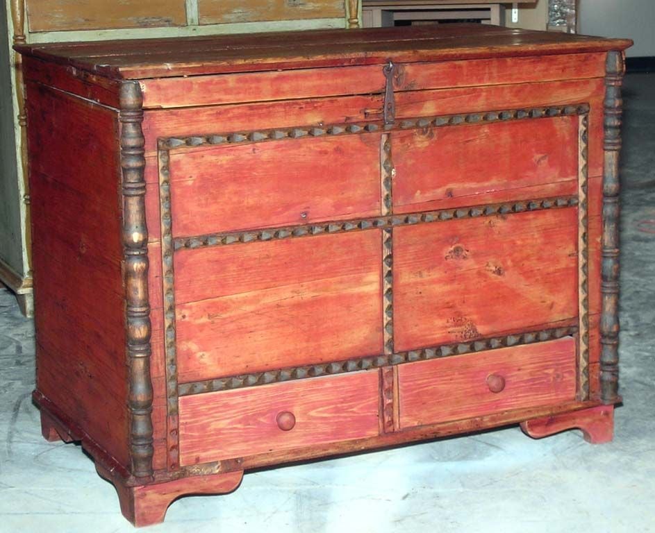 hope chest with drawers
