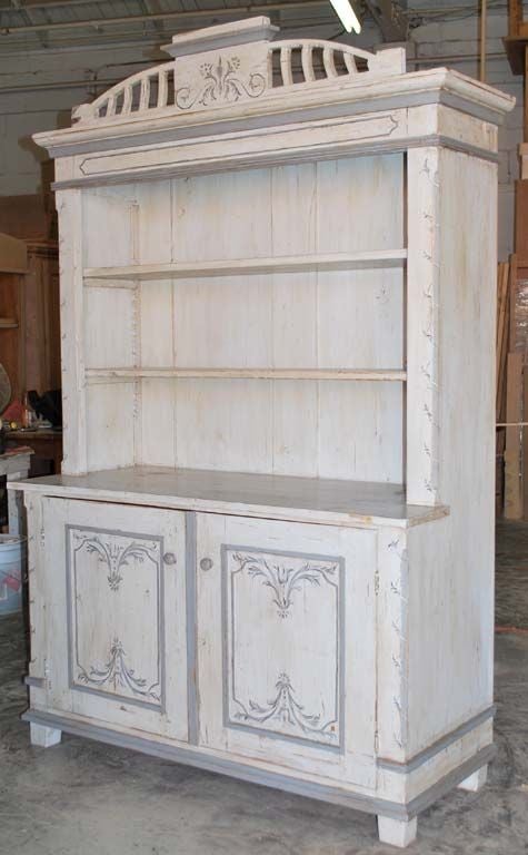 Painted Hutch In Excellent Condition In Los Angeles, CA