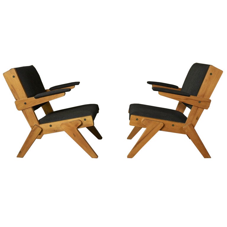 Pair of lounge chairs by Lina Bo Bardi
