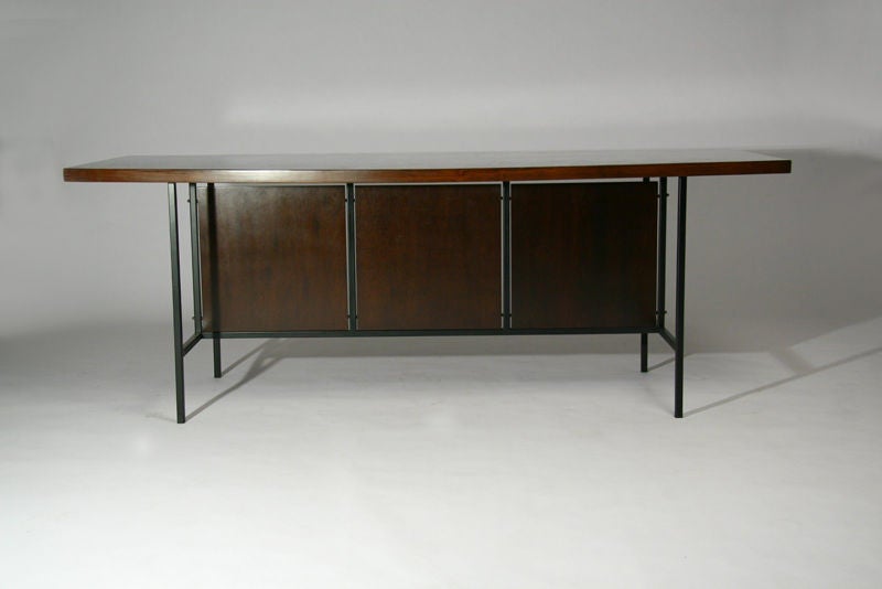 Brazilian exotic wood dining table by Geraldo de Barros In Good Condition In Hollywood, CA