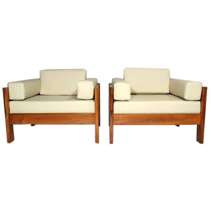 Pair of l'Atelier Lounge Chairs in Solid Caviuna and Leather