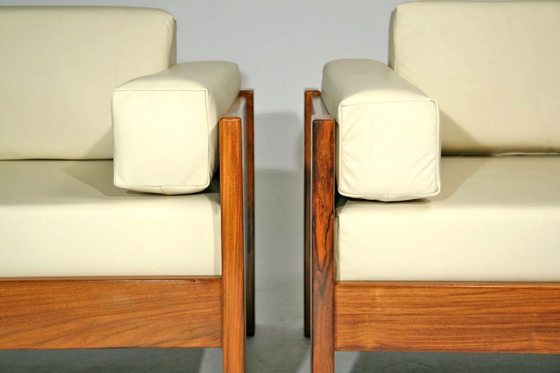 Pair of l'Atelier Lounge Chairs in Solid Caviuna and Leather 2