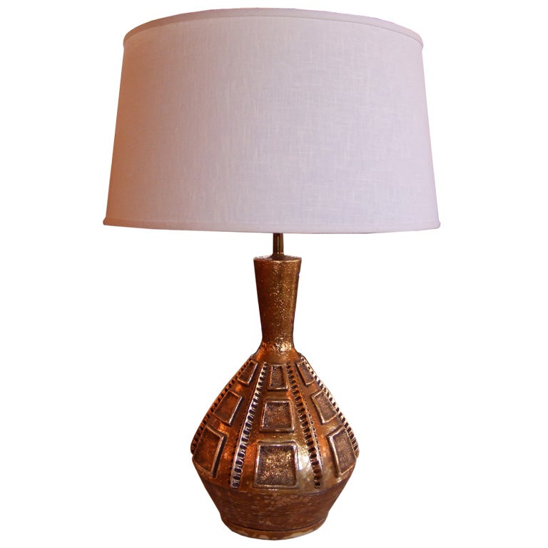Gold Toned Fortune Lamp Co. Lamp
