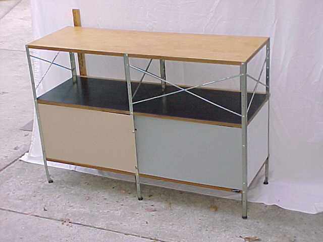 Mid-20th Century Eames ESU 220-C Cabinet with bubble laminated doors
