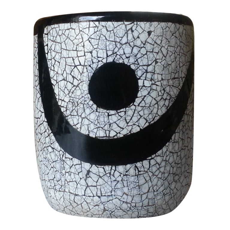 French Eggshell and Black Lacquered Vase, circa 1920