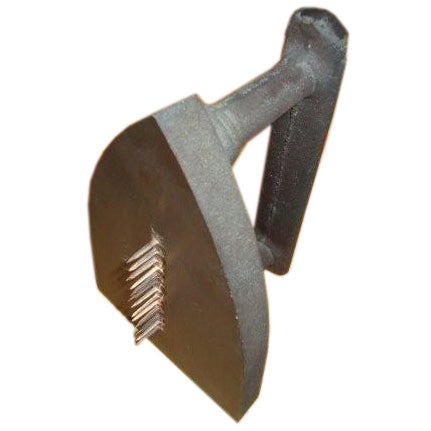 Una scultura di Man Ray intitolata 