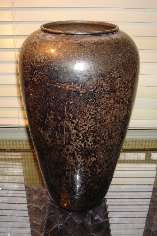 Vase en argent martelé Art Déco par Christofle en vente 2