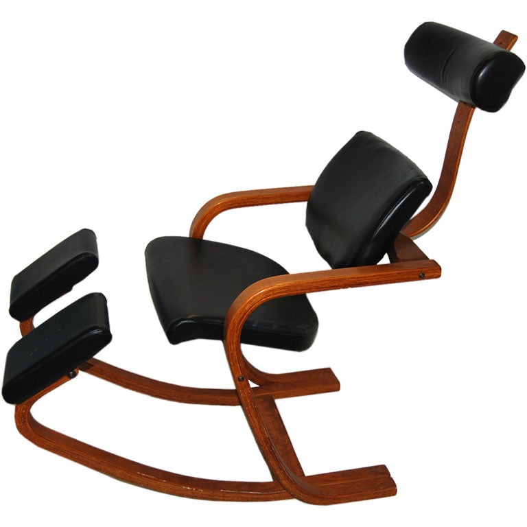 SCULPTURAL ERGONOMIC CHAIR at 1stdibs