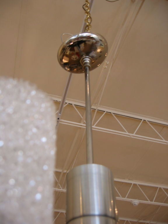 Lampadario con paralumi in acrilico schiacciato e struttura in alluminio in vendita 2