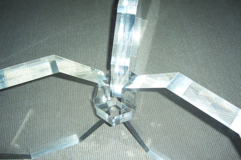 Late 20th Century A Geometric Lucite Base Coffee Table For Sale