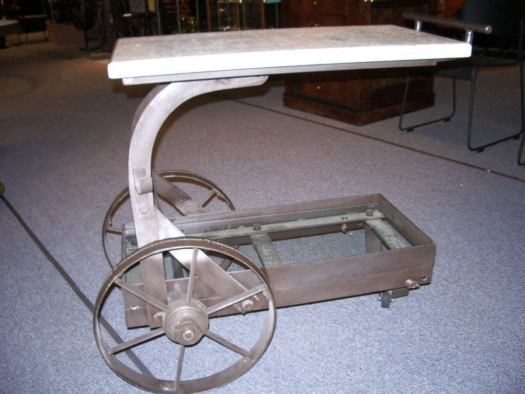 Industrial rolling cart