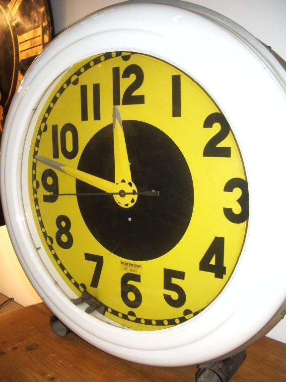 Neon Clock In Good Condition In Stamford, CT