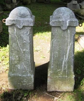 Pair of stone gate posts. Originally from a house in Avignon France. Works with any type of chain. Great to use at the front of a driveway or to line the front of a garden.