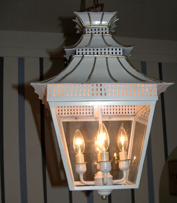 Vintage Style Pagoda Lantern In Excellent Condition In West Hollywood, CA