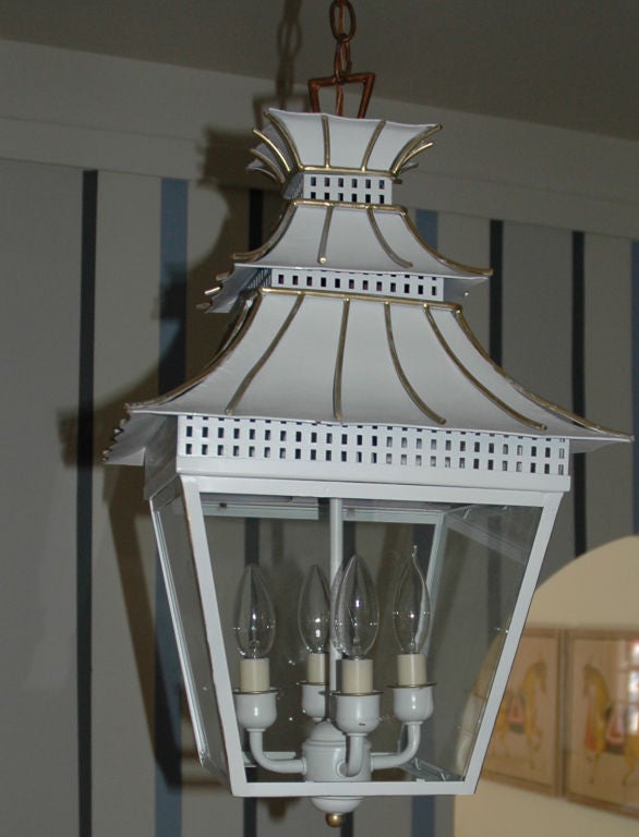 Metal Vintage Style Pagoda Lantern