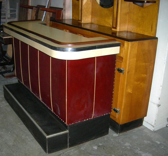 Not only a sensational looking bar, but the perfect scale for the home. This lovely frontbar / backbar combination is all original, and in very nice, solid condition. We will do a complete 