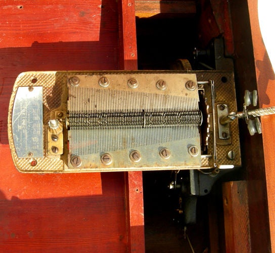Regina Metal Disc Music Box 1