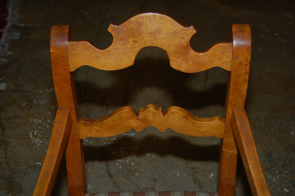 CLOSING SALE Arm chair, circa 1825 Biedermeier Birch In Excellent Condition For Sale In San Francisco, CA