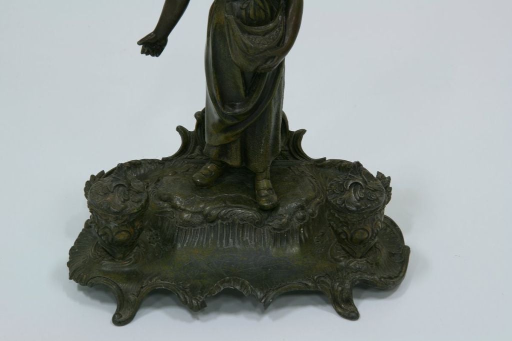 19th century spelter ink well.
Measure: 10