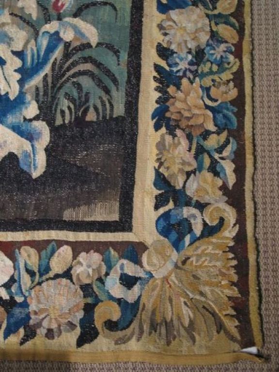 Tapestry Rare Scene With Rooster 18th Century French Aubusson  In Excellent Condition In San Francisco, CA