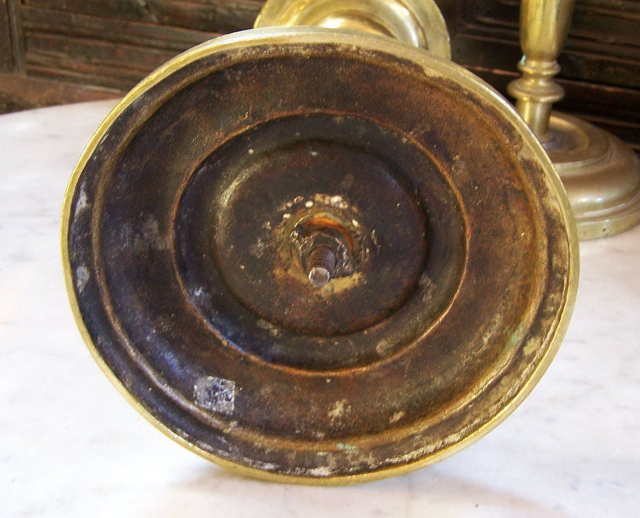 Olandese Candelieri continentali in ottone del XVIII secolo in vendita