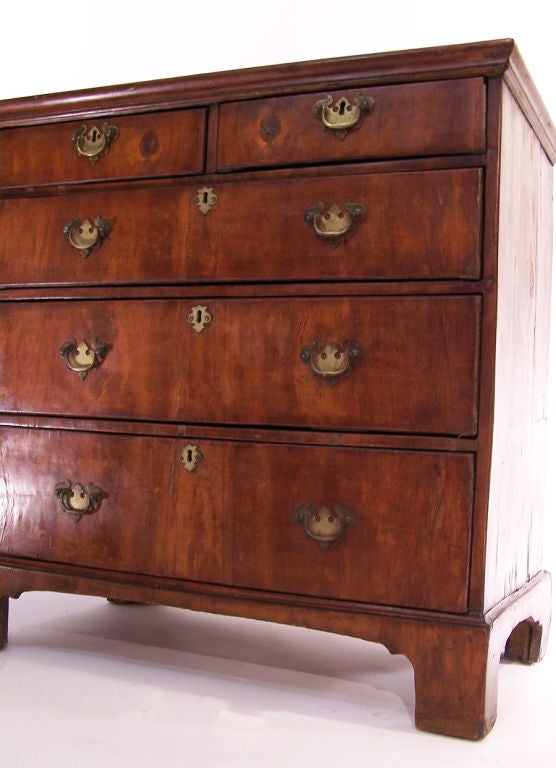 Mid-18th Century English George I Walnut Chest of Drawers, 18th Century For Sale