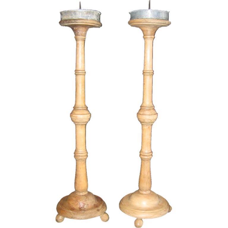Candelabro italiano antico in Wood