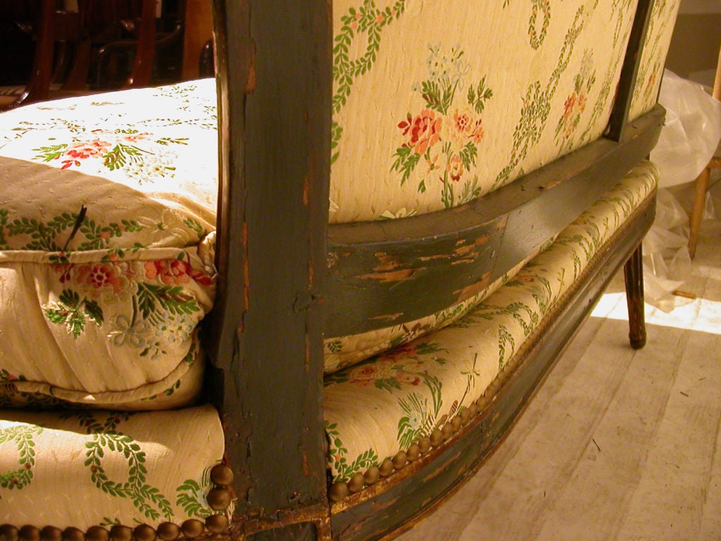 18th Century and Earlier French  Louis XVI Painted And Gilt Settee For Sale