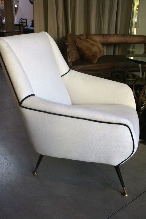 Pair of Italian Club Chairs in the Style of Marco Zanuso In Excellent Condition In Los Angeles, CA