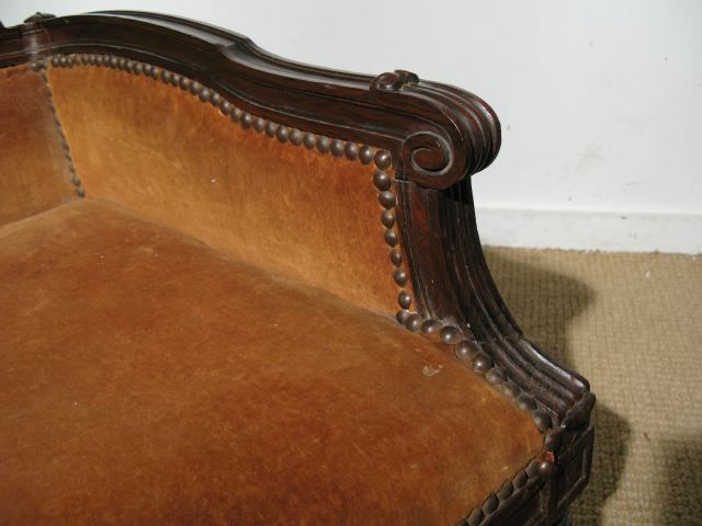 Louis XV Style Dog Bed 2