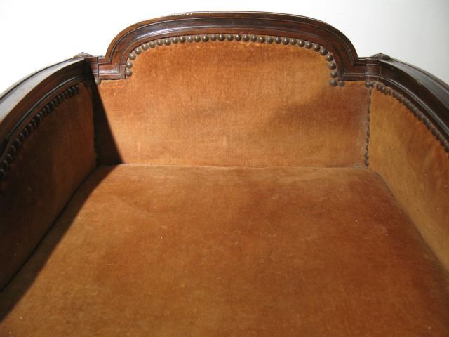 Louis XV Style Dog Bed 4