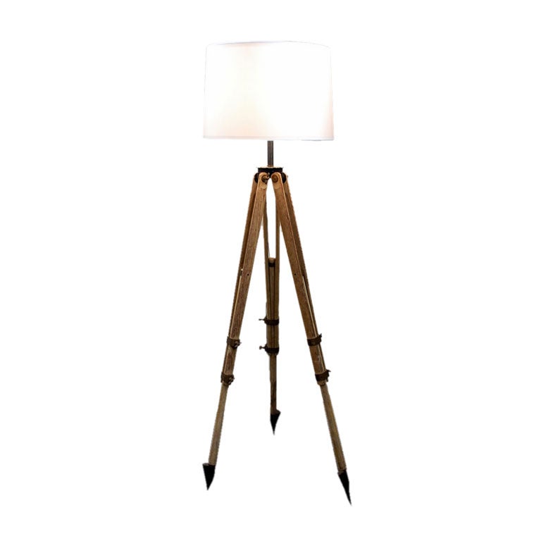 Classic surveyor tripod lamp